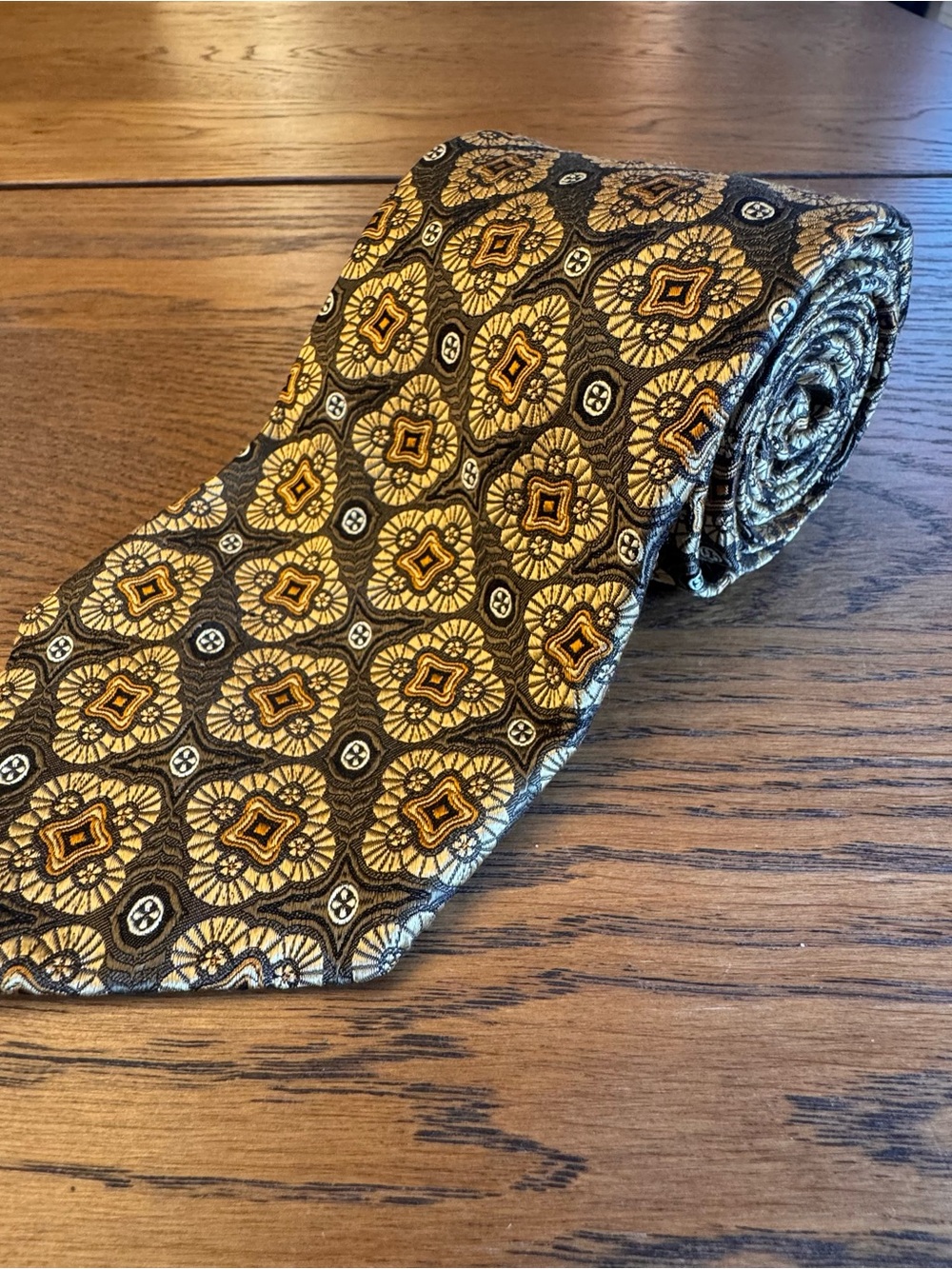 Nordstrom Robert Talbott Men's Patterned Yellow Gold Medallion Black Silk Tie